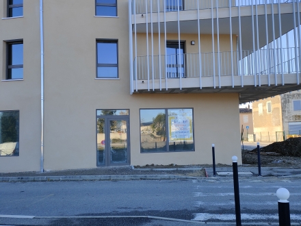 Location Appartement 4 pièces Le Thor (84250) - Les Vignères