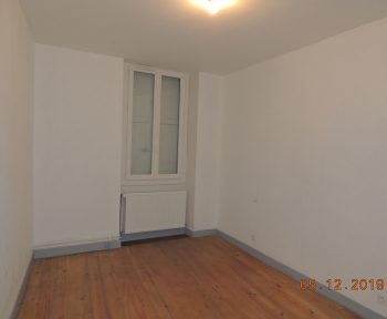 Location Appartement 4 pièces Nogaro (32110) - centre ville