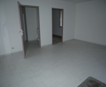 Location Appartement rénové 2 pièces Cérans-Foulletourte (72330)