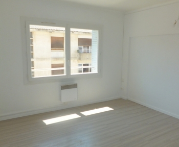 Location Appartement avec balcon 3 pièces Béziers (34500) - rue d'Arcol