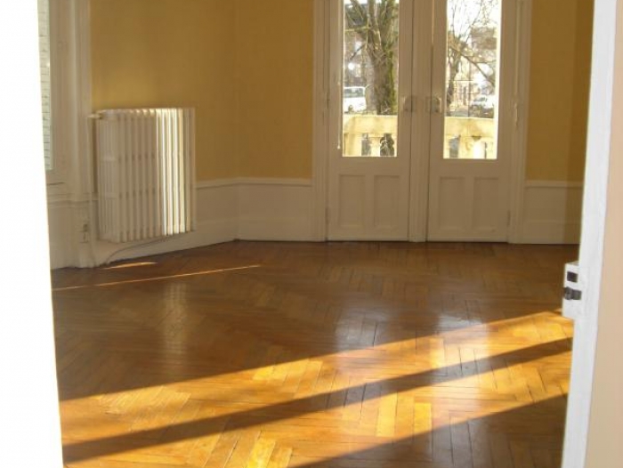 Location Boutique 9 pièces Vitry-le-François (51300)